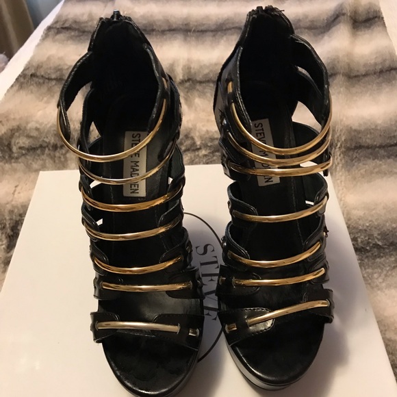 Steve Madden Womens Wingger Wedge Sandal